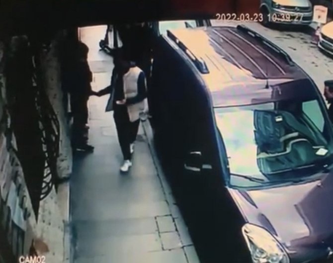 İ̇stanbul’da “Hazır Mı” Şifresini Çözen Polis Torbacıyı Suçüstü Yakaladı