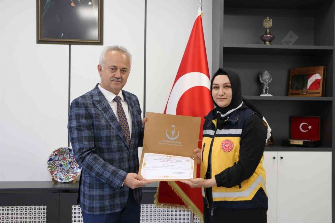 112 Ekibinin Örnek Davranışı Ödülle Taçlandırıldı