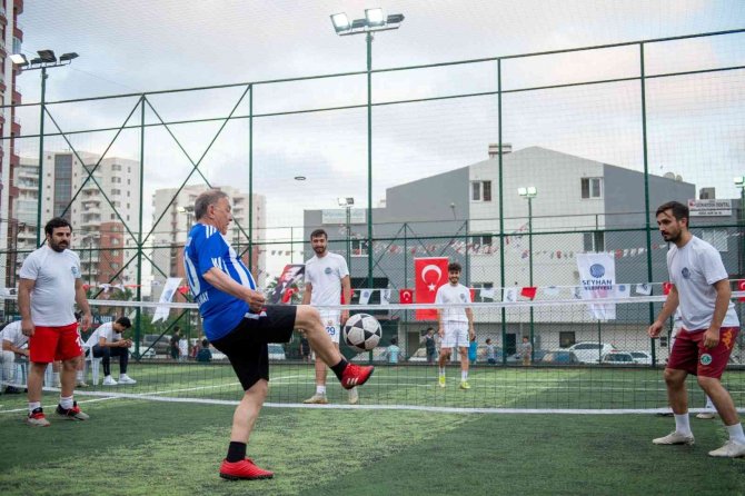 Ödüllü Ayak Tenisi Turnuvası Başladı