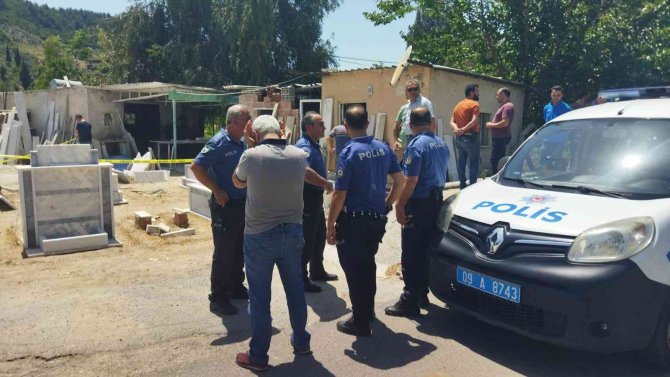 Kafasına Spiral Bıçağı Saplanan Emekli Polis Hayatını Kaybetti