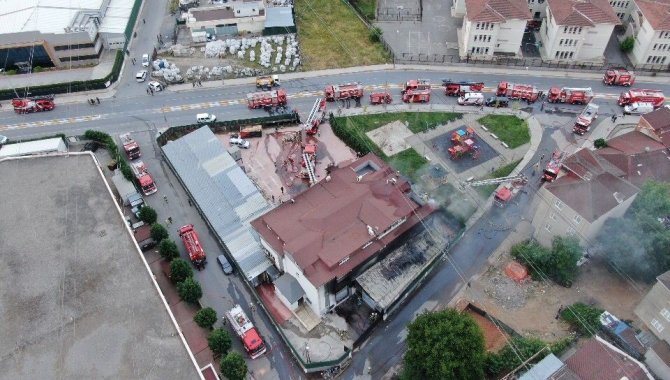 Sultanbeyli’de Mobilya Fabrikasındaki Yangın Kontrol Altına Alındı