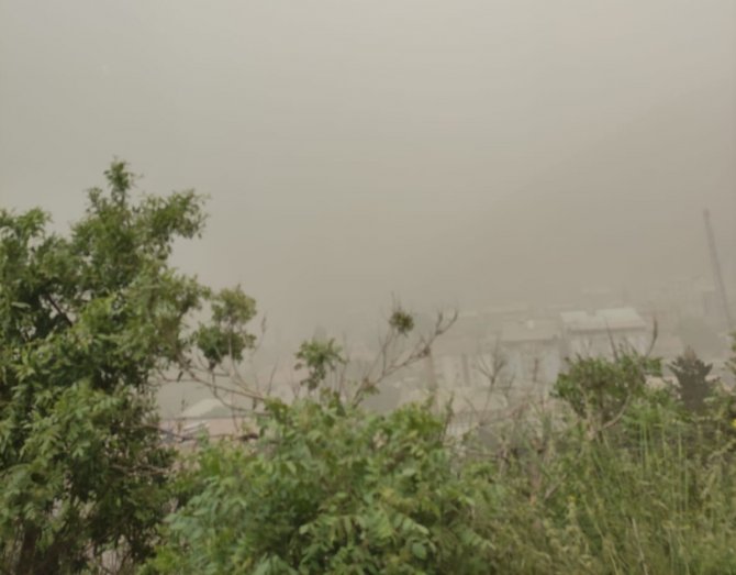 Hakkari’yi Toz Bulutu Sardı