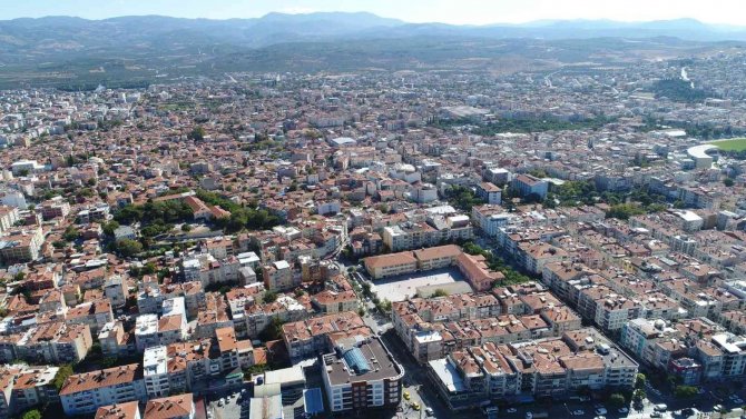 Manisa’da 38 Öğrenci Gıda Zehirlenmesi Şüphesiyle Hastaneye Kaldırıldı
