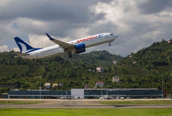 Türkiye’nin Deniz Üzerine Yapılan İlk Havaalanında 6 Milyon Yolcuya Hizmet