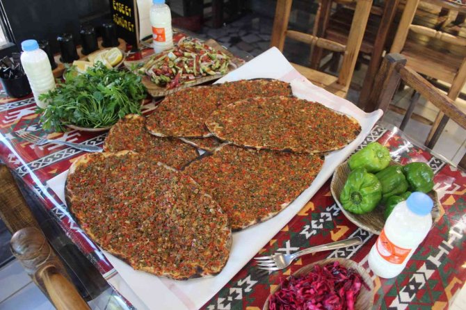 Bodrumdaki Bir Lahmacunun Fiyatına Gaziantep’te 20 Lahmacun Yeniyor
