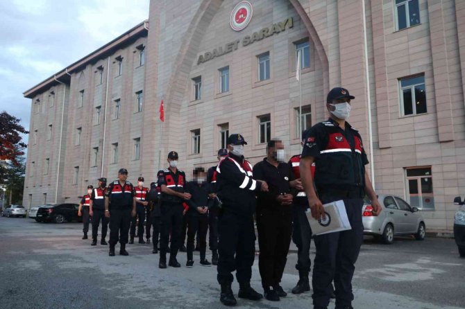 Jandarmadan Yozgat Merkezli 6 İlde Deaş Operasyonu: 5 Tutuklu
