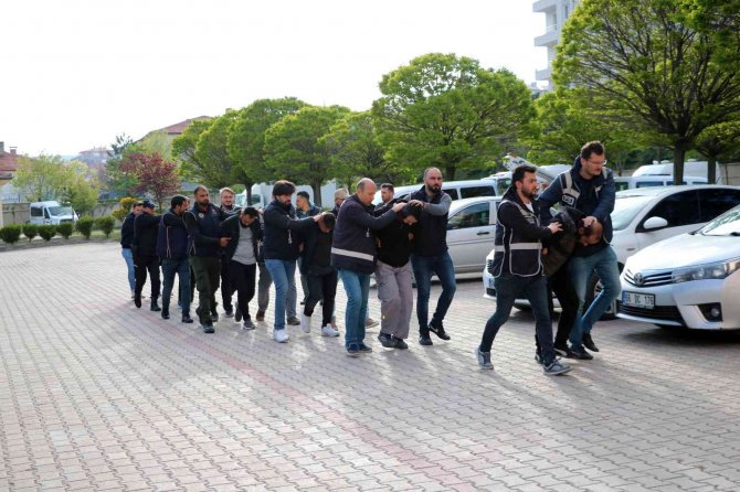 Yozgat’ta Deaş’a Şafak Operasyonu: 10 Gözaltı