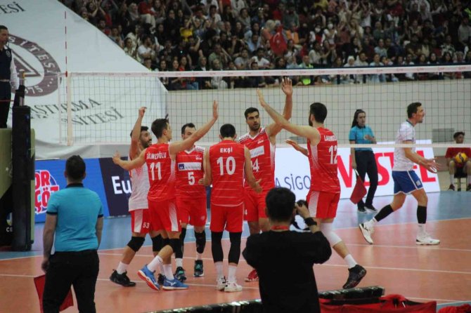 Cev Altın Lig: Türkiye: 3 - Slovakya: 0