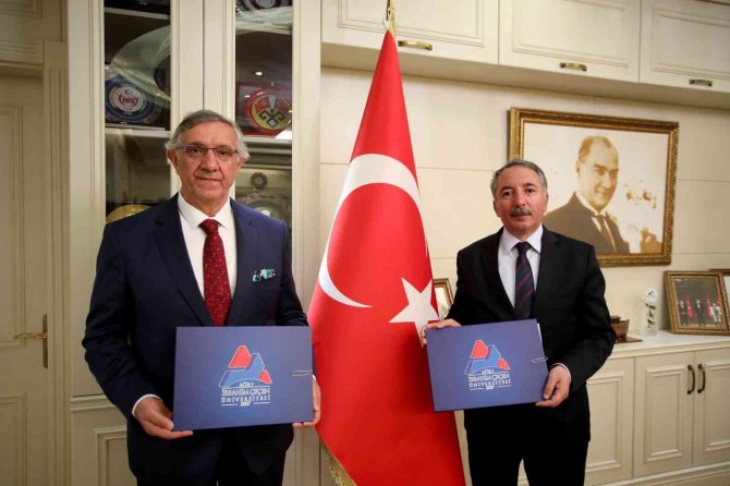 Ai̇çü İle Kırgızistan-türkiye Manas Üniversitesi Arasında Akademik İşbirliği Protokolü İmzalandı