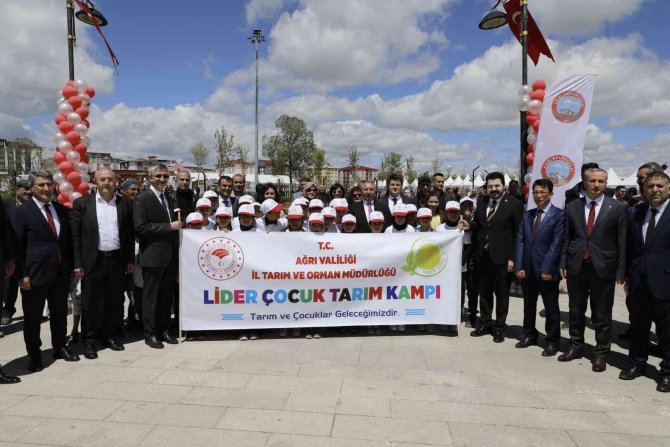 Ağrı’da "Bilim Dolu Günler, Bilim Şenliği” Coşkusu