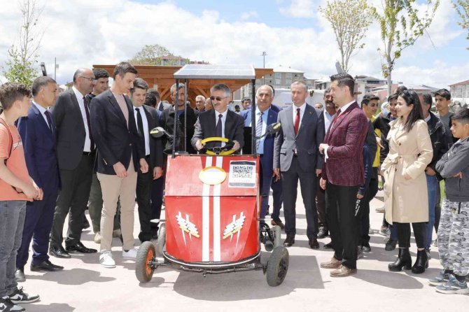 Ağrı’da "Bilim Dolu Günler, Bilim Şenliği” Coşkusu