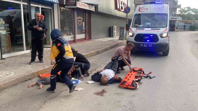 Eşini Bıçakla, 2 Çocuğunu Da Balkondan Atarak Öldürüp İntihara Teşebbüs Etti