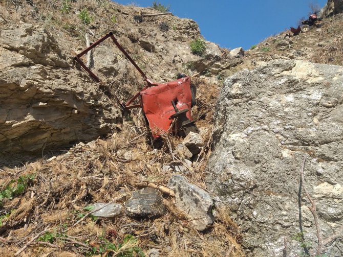 Manavgat’ta Traktör 300 Metrelik Uçuruma Yuvarlandı: 1 Ölü