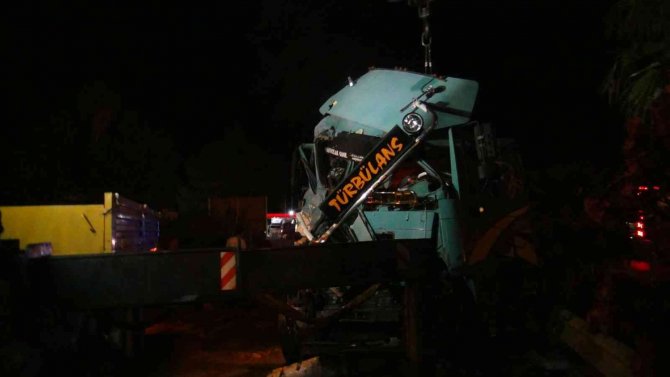 Antalya’da Zincirleme Kaza: 1 Ağır Yaralı