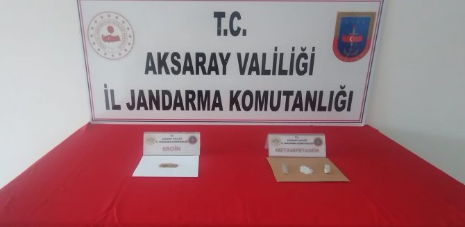 Uyuşturucu Tacirlerine Otomobilde Baskın