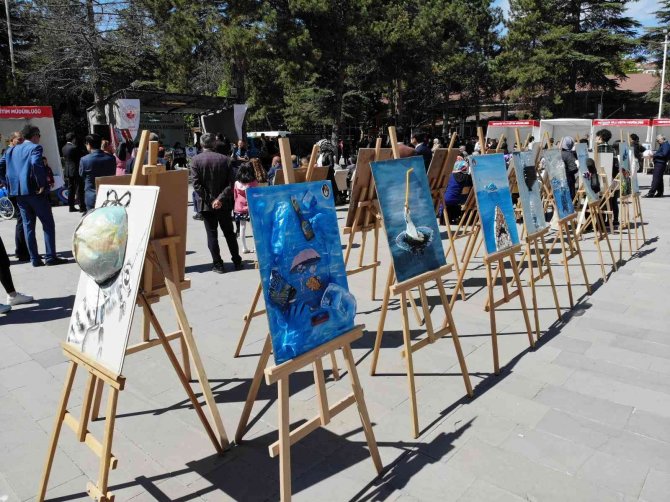 Nevşehir’de ‘Atmıyorum, Hayata Katıyorum’ Sergisi Açıldı