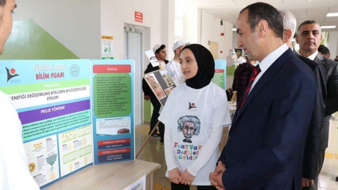 Bingöl’de 4006 Tübi̇tak Fuarı