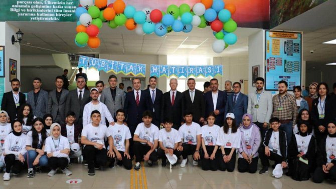 Bingöl’de 4006 Tübi̇tak Fuarı