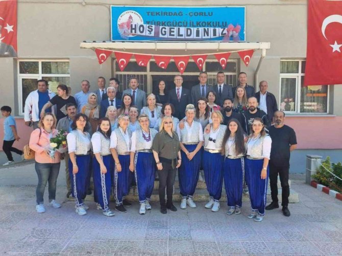 Çorlu’da Kadın Giysileri Dikim Kursu Sergisi Açıldı