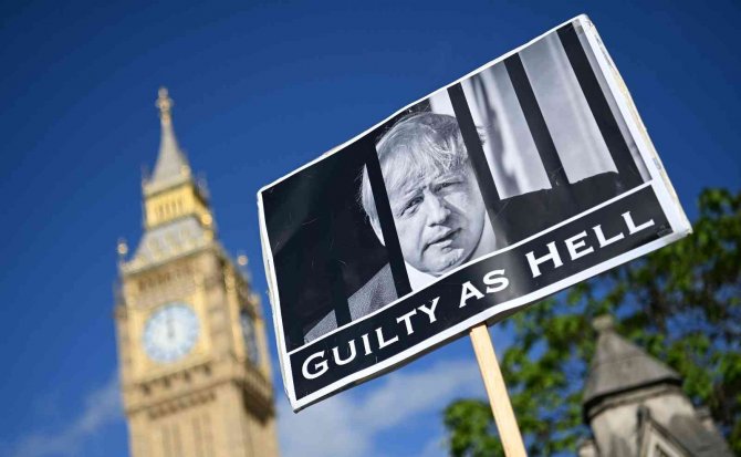 İ̇ngiltere Başbakanı Johnson, Partygate Skandalı Sonrası İstifa Etmeyecek