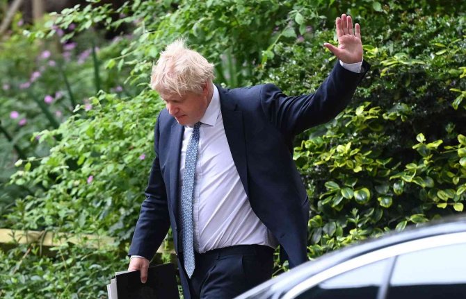 İ̇ngiltere Başbakanı Johnson, Partygate Skandalı Sonrası İstifa Etmeyecek