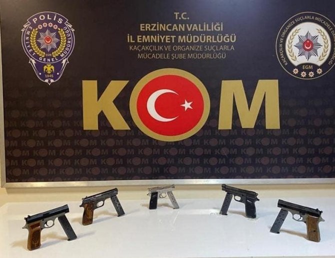 Erzincan’da 5 Adet Ruhsatsız Tabanca Ele Geçirildi