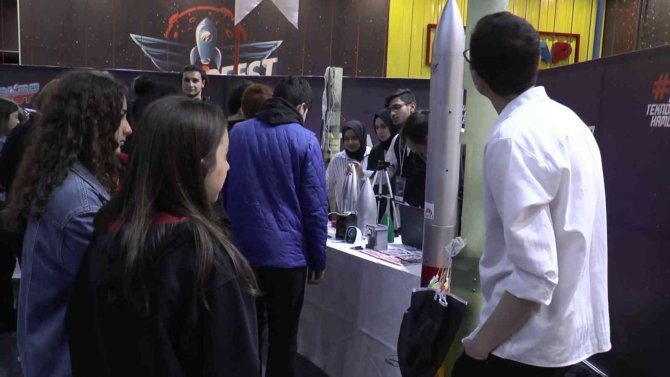 Ürettikleri Paraşütlü Roket ‘Pençe-3’le Amerika’da Yarışacaklar