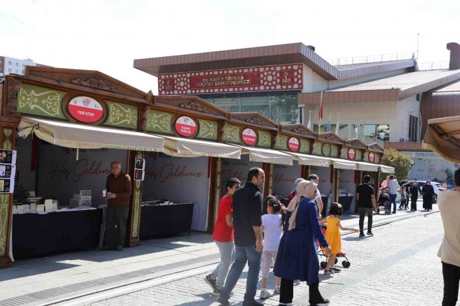 ‘Esenler Çocuk Kitapları Fuarı’na Büyük İlgi