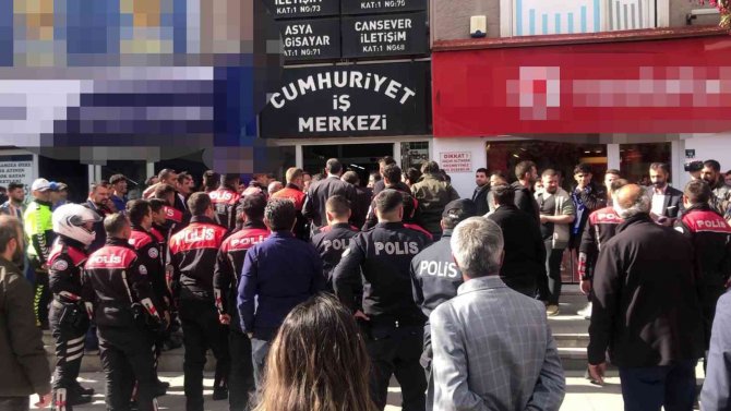 Esnafla Vatandaşın Kavgası Meydan Muharebesine Döndü