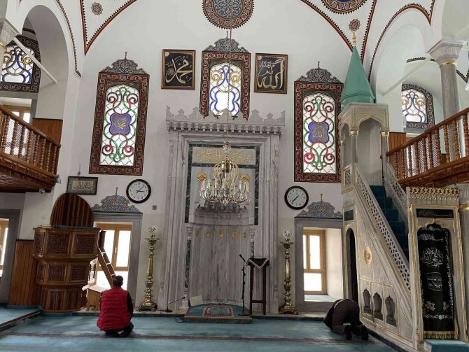 Kabe Ölçülerine Göre Yapılan Cami Dikkat Çekiyor