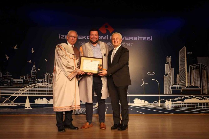 84 Akademisyen İçin ‘Gurur’ Töreni