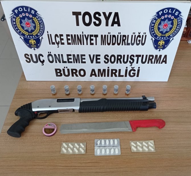 Kastamonu’da Uyuşturucu Hap Ve Ruhsatsız Silahlarla Yakalanan 2 Kişi Tutuklandı