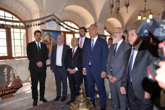 Kültür Ve Turizm Bakanı Ersoy, Mardin’de Zılgıtlarla Karşılandı