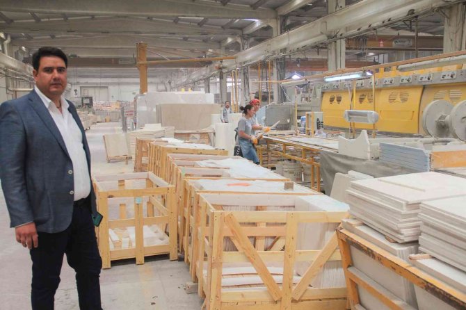 Kütahyalı Firma, 500 Konteyner Traverteni Amerika’ya Götürmek İçin Gemi Kiraladı