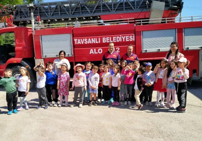 Minik Öğrenciler İtfaiyeci Oldu