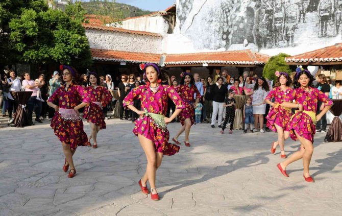 Menteşe Belediyesi Kış Kursları Sergisi Açıldı