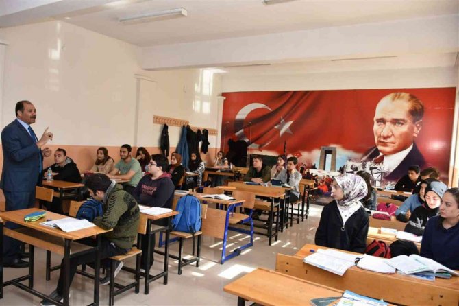 Milli Eğitim Müdürü Gün, Sınava Girecek Olan Öğrencilere Sınav İle İlgili Önemli Hatırlatmalarda Bulundu