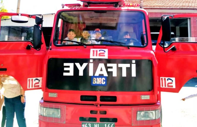 Minik Öğrenciler İtfaiyeci Oldu