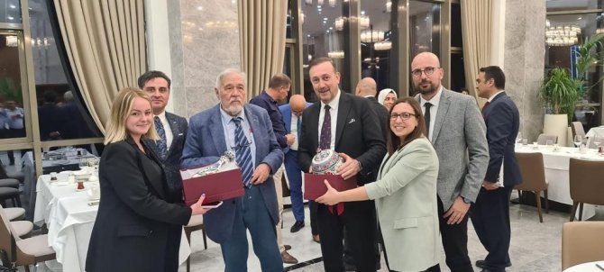 Muradiye Osb Lisansüstü Tez Ödülleri Sahiplerini Buldu