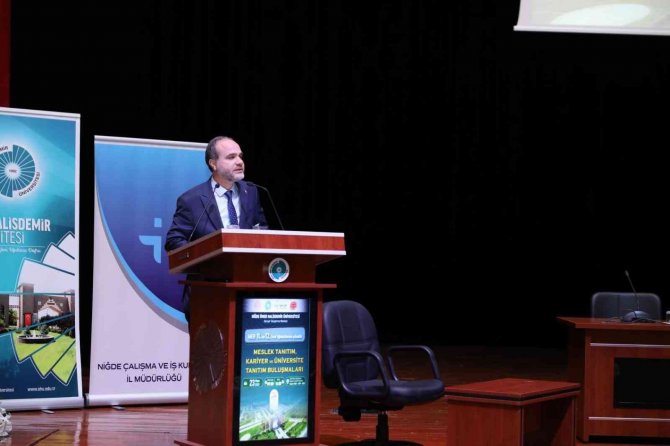 Niğde’de Meslek Tanıtım Ve Kariyer Buluşmaları Yapıldı