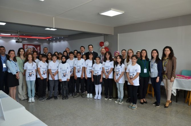 Öğrenciler Kütüphanelerine Kavuşmanın Mutluluğunu Yaşadı