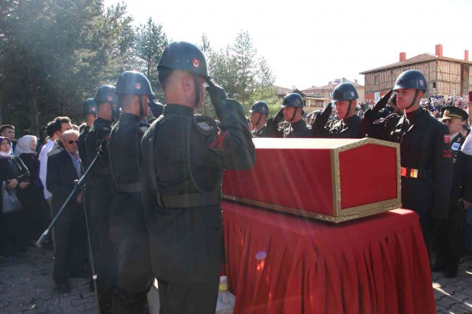 Pençe-kilit Operasyonu Şehidi Onur Doğan Son Yolculuğuna Uğurlandı