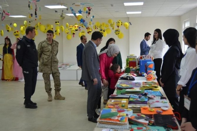 Refahiye Myo’dan “Materyal Ve Temel Tasarım Sergisi”