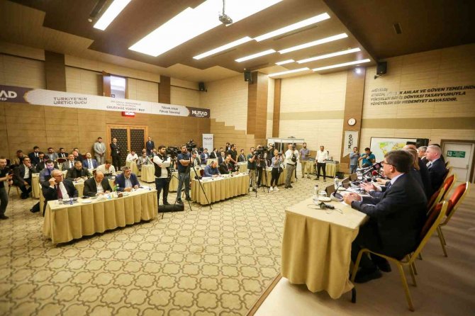 Şahin Uluslararası İ̇ş Formu Basın Toplantısı’nda Konuştu