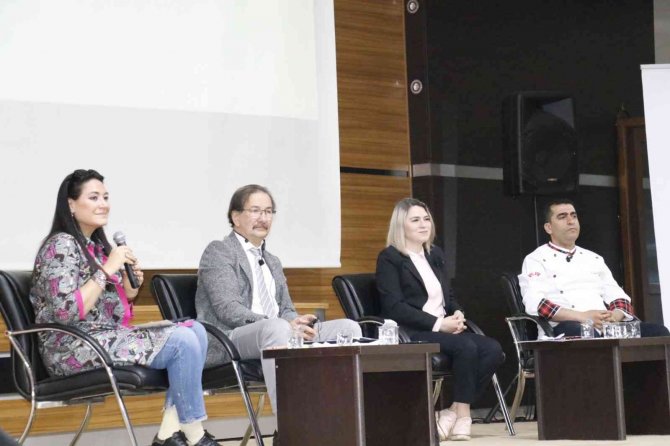 Siirt’te Gastronomi Paneli Düzenlendi