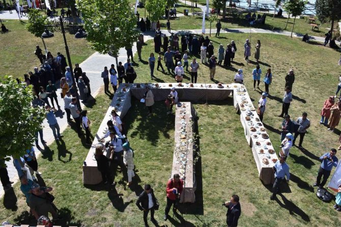 Siirtli Kadınlar Yöresel Yemeklerde Hünerlerini Sergiledi