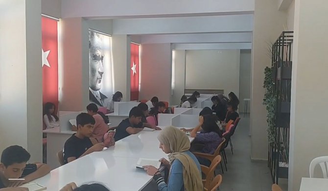 En Büyük Köy Kütüphanesine Kitap Desteği Bekleniyor