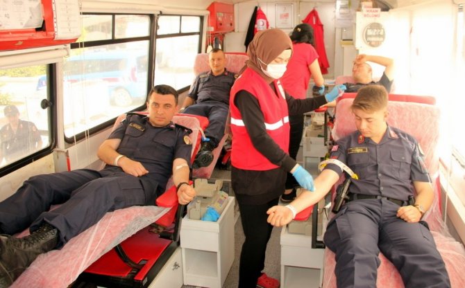 Çınarcık’ta Jandarmadan Kan Bağışı