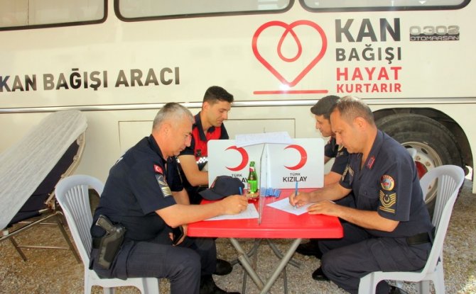 Çınarcık’ta Jandarmadan Kan Bağışı