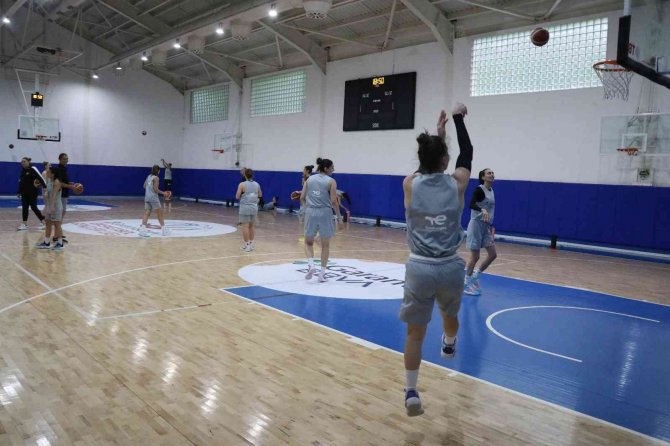 A Milli Kadın Basketbol Takımı Avrupa Şampiyonası Hazırlıklarına Başladı